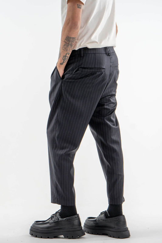 Striped 7/8 length Trousers in Gray