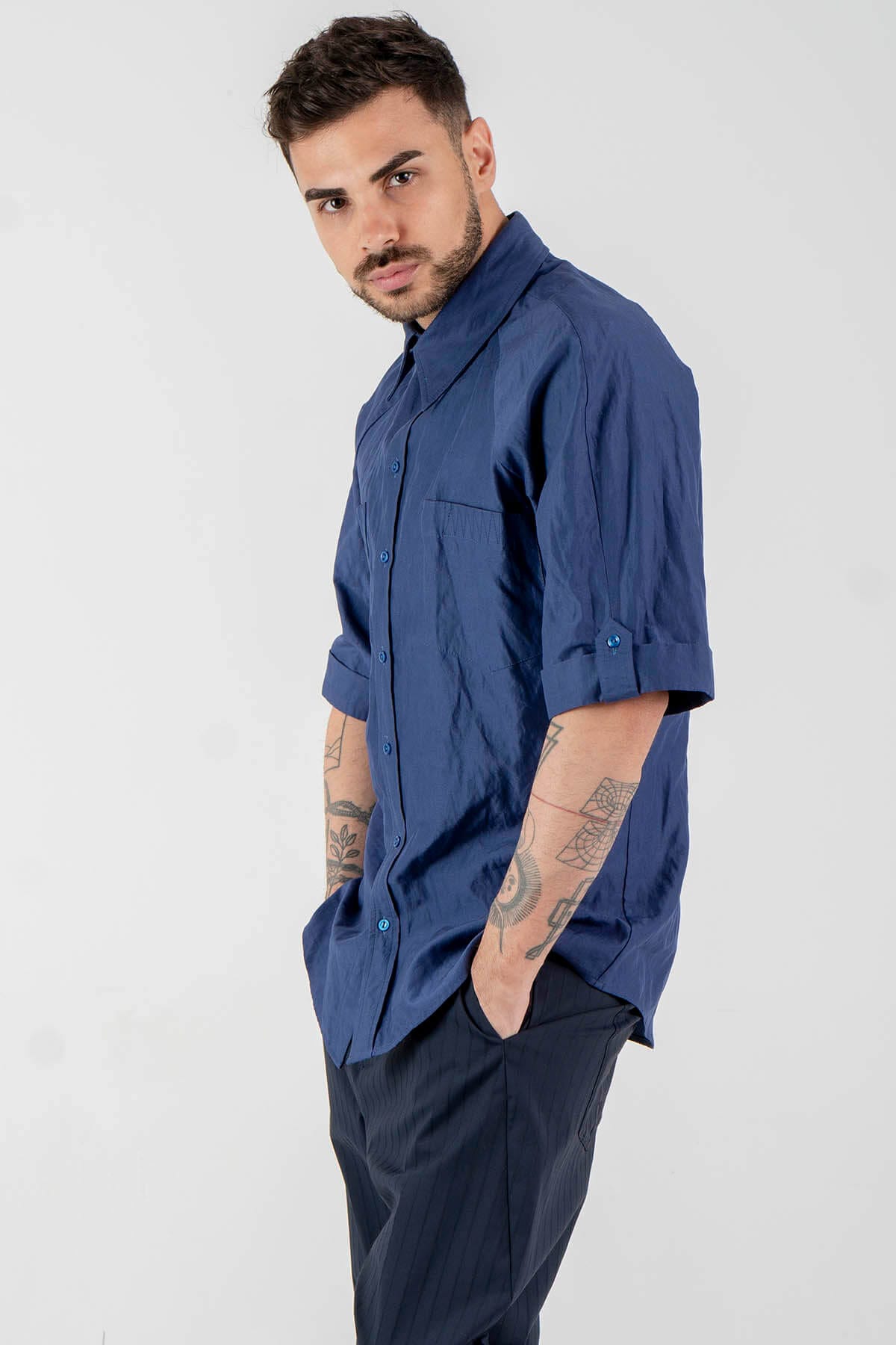 Reglan Sleeve Shirt in Blue