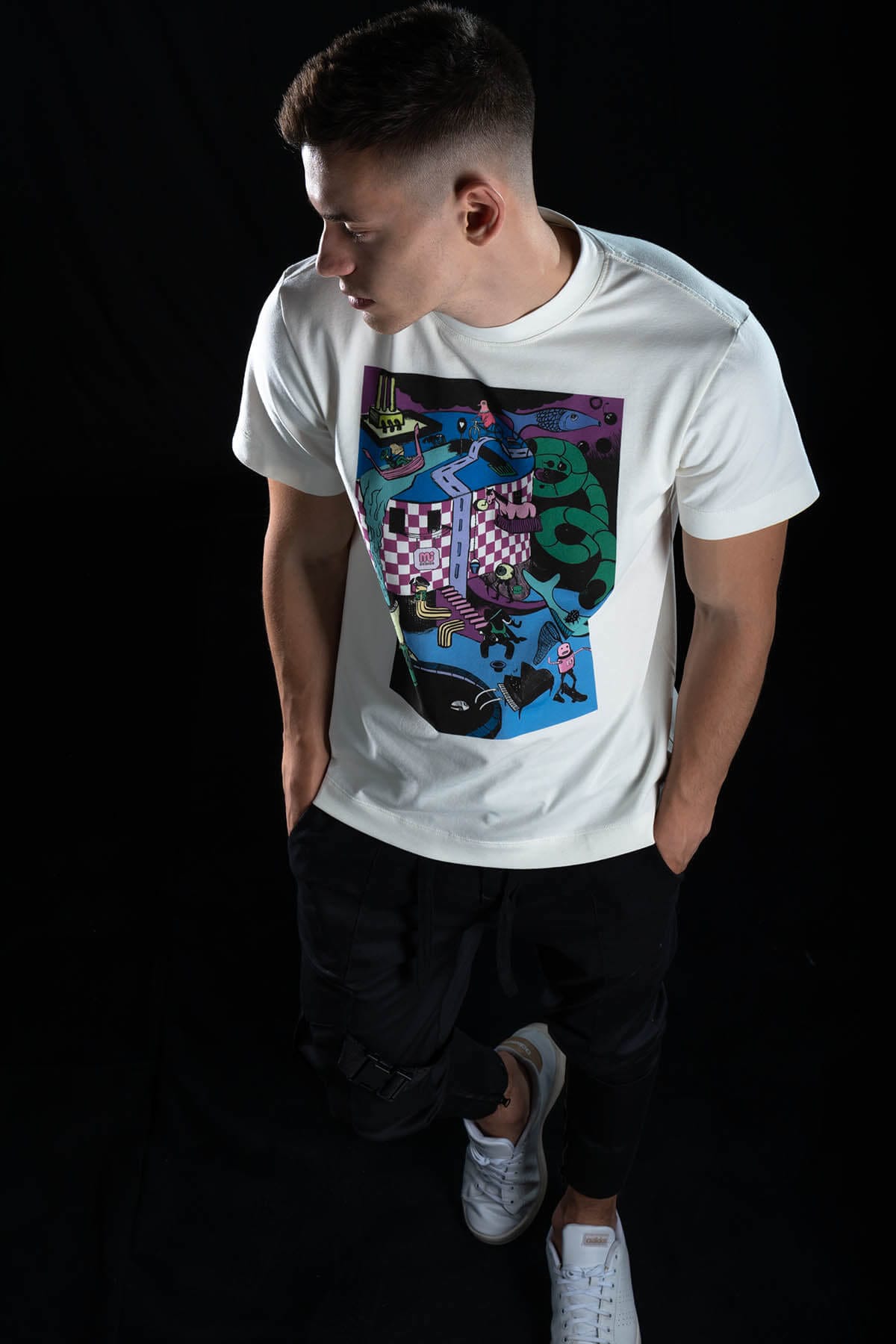 Hand painted T-shirt “Anarchism” White