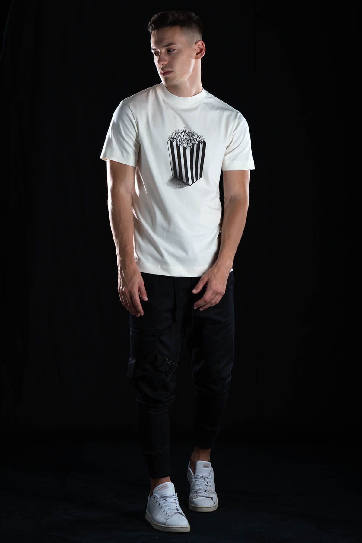 Hand painted T-shirt “Popcorn” White