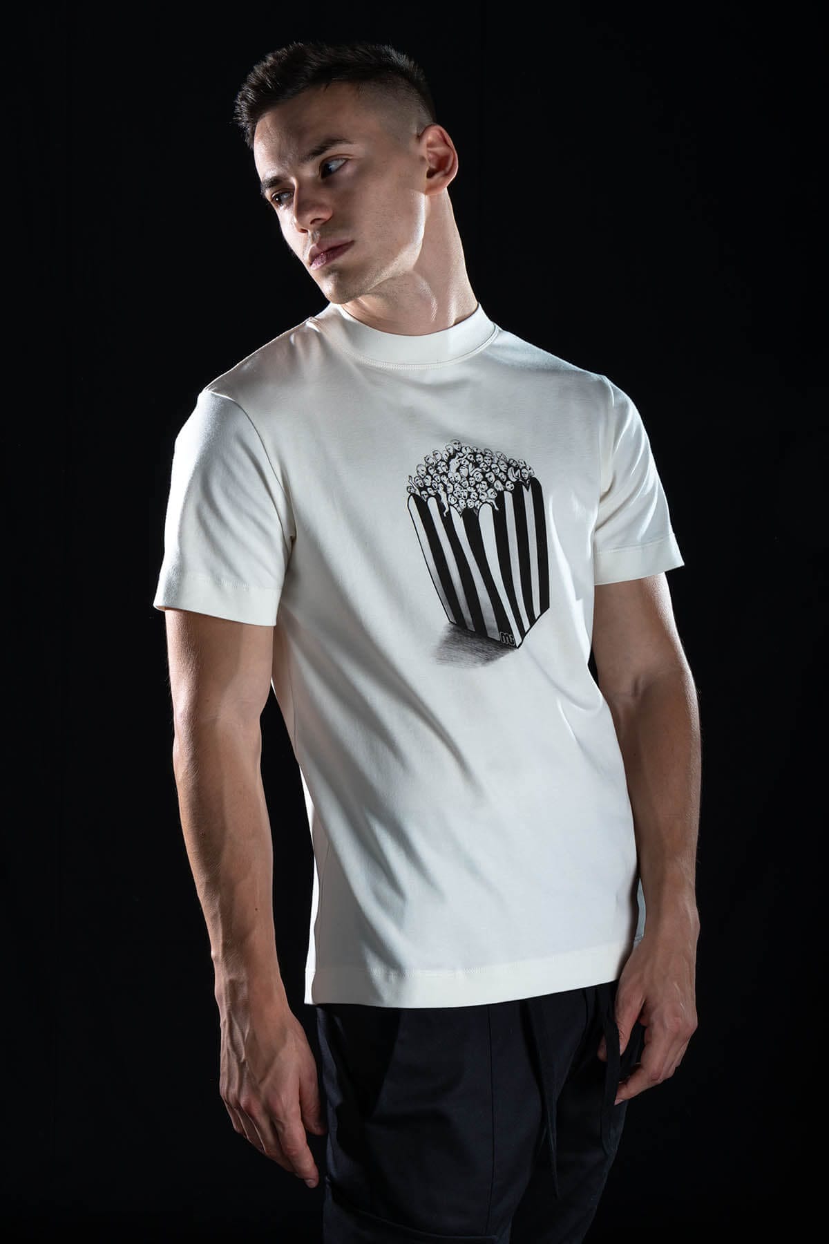 Hand painted T-shirt “Popcorn” White