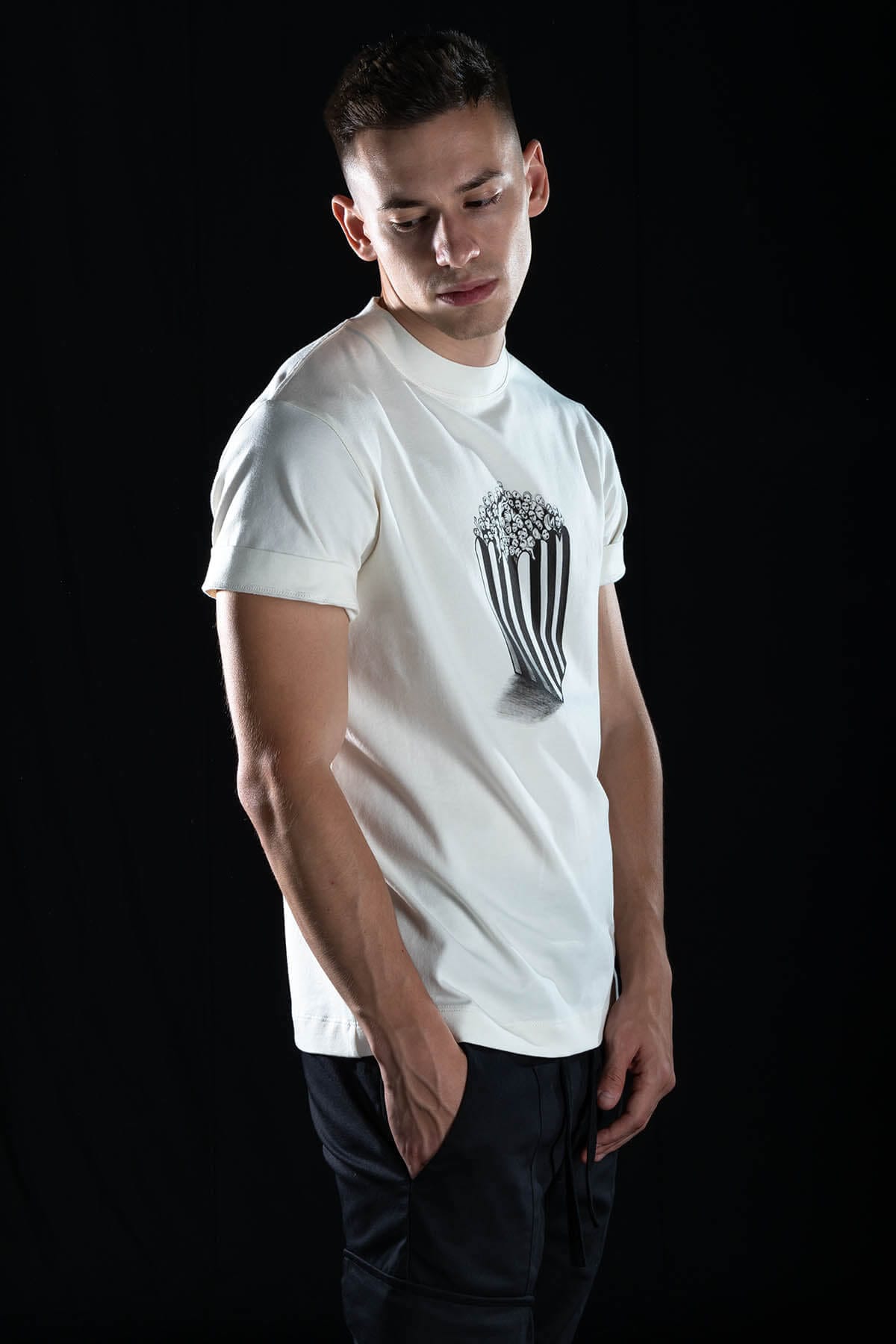 Hand painted T-shirt “Popcorn” White