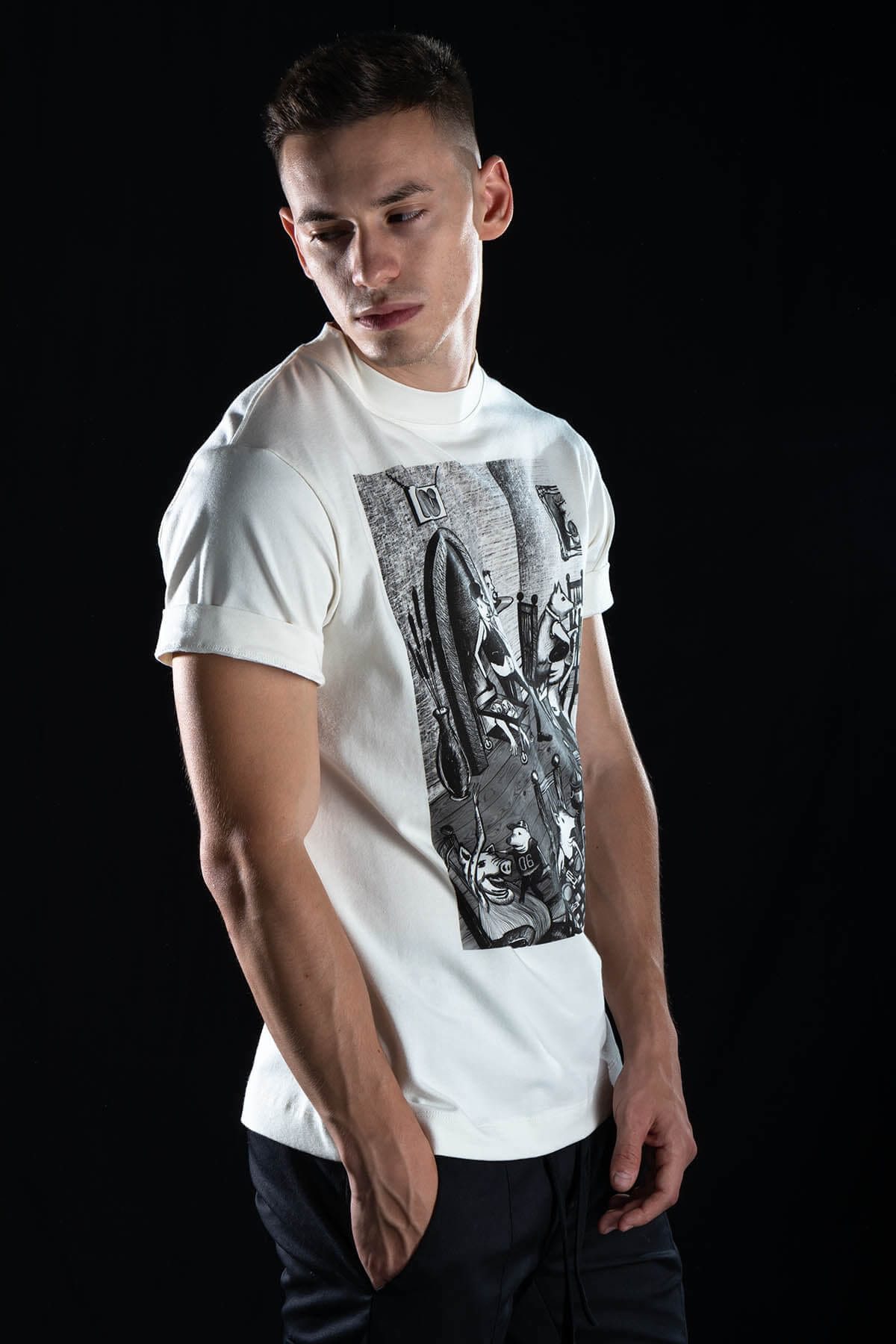 Hand painted T-shirt “Dinner” White