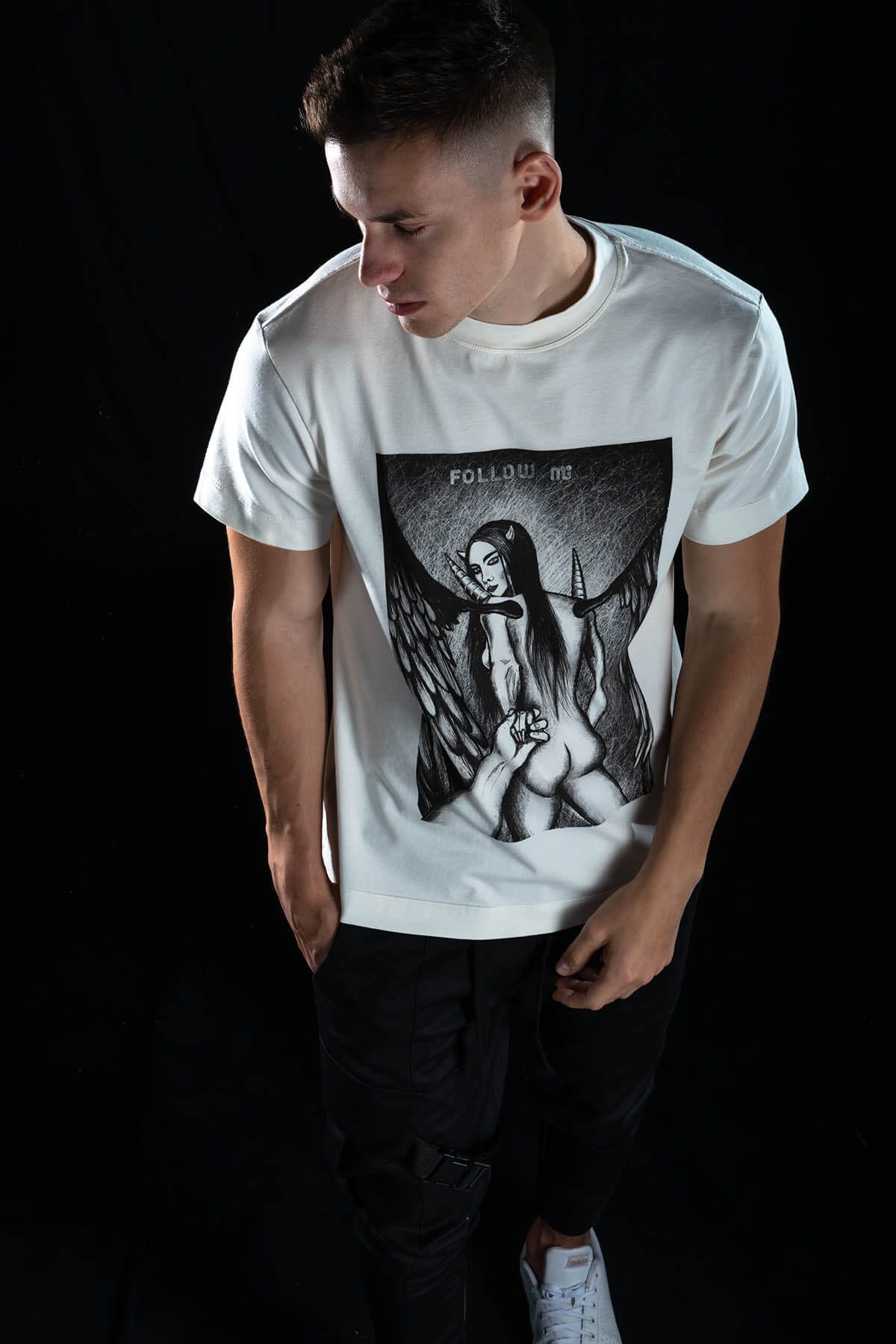 Hand painted T-shirt “Follow Mi” White