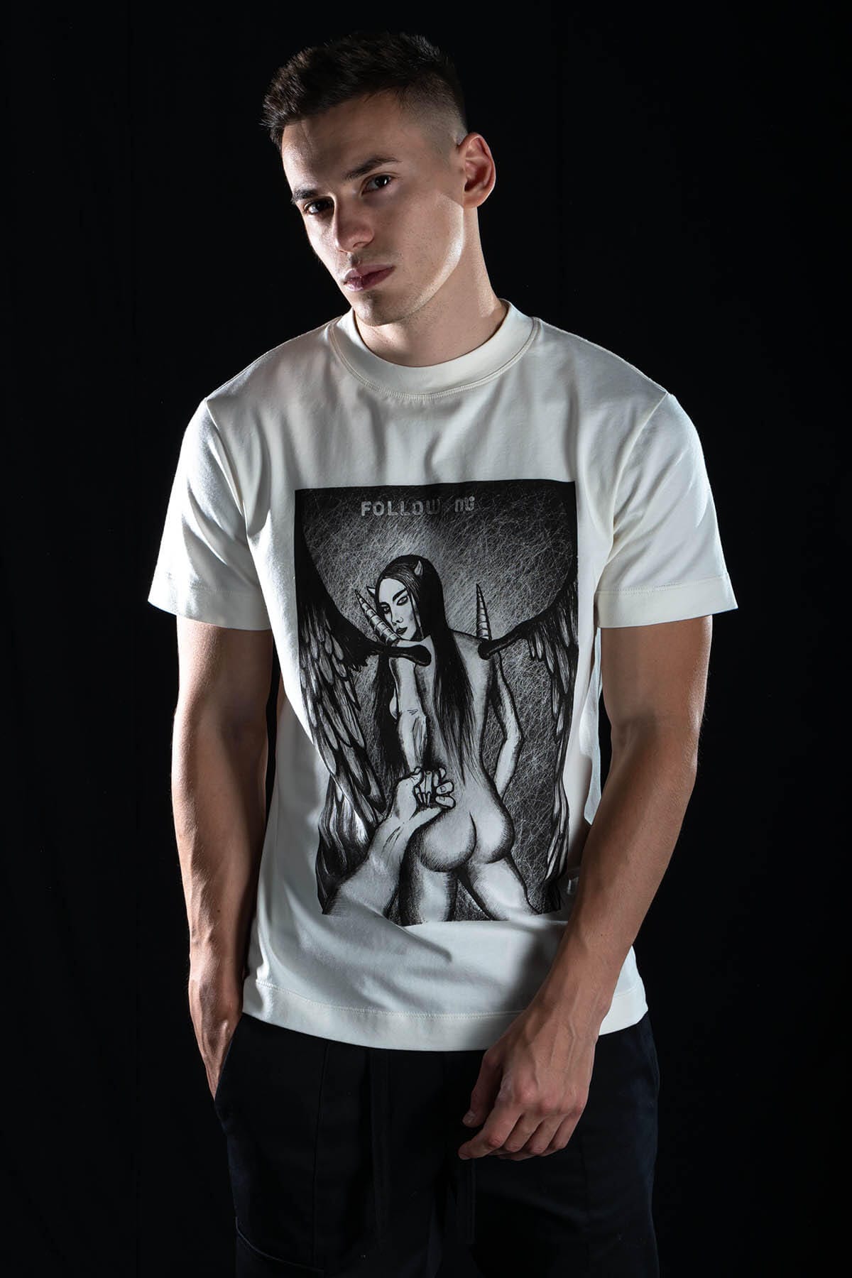 Hand painted T-shirt “Follow Mi” White