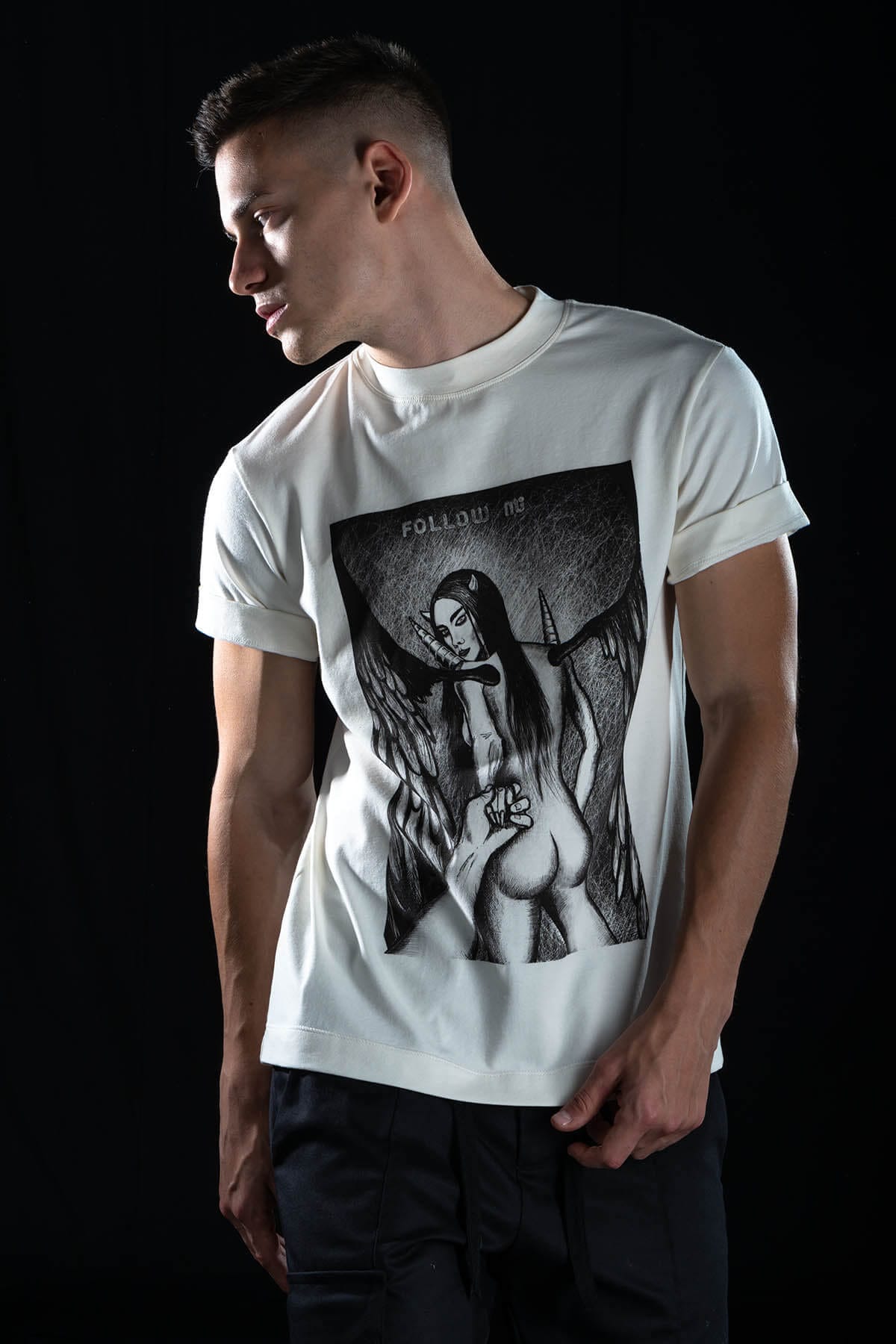 Hand painted T-shirt “Follow Mi” White