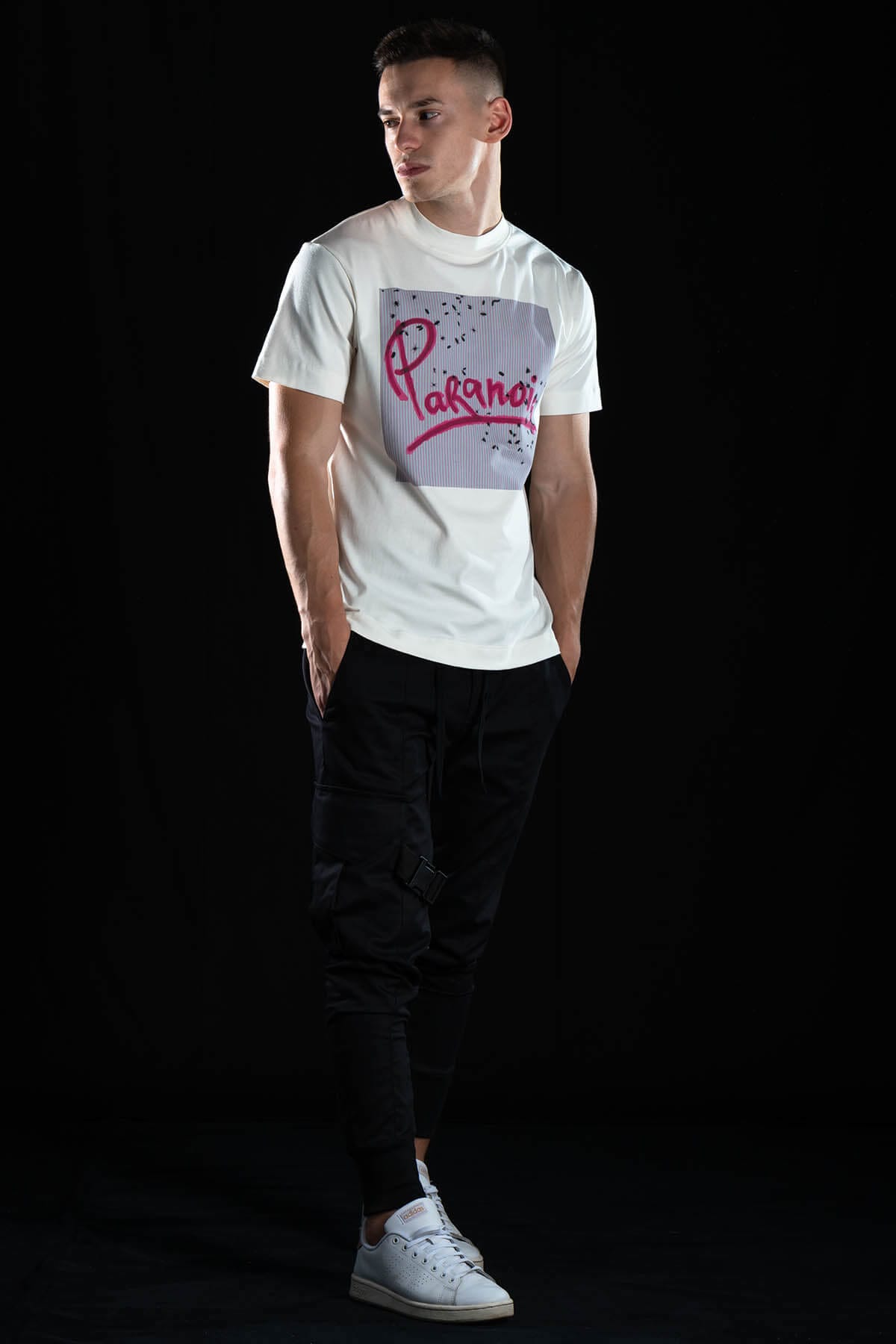 Hand painted T-shirt “Paranoia” White