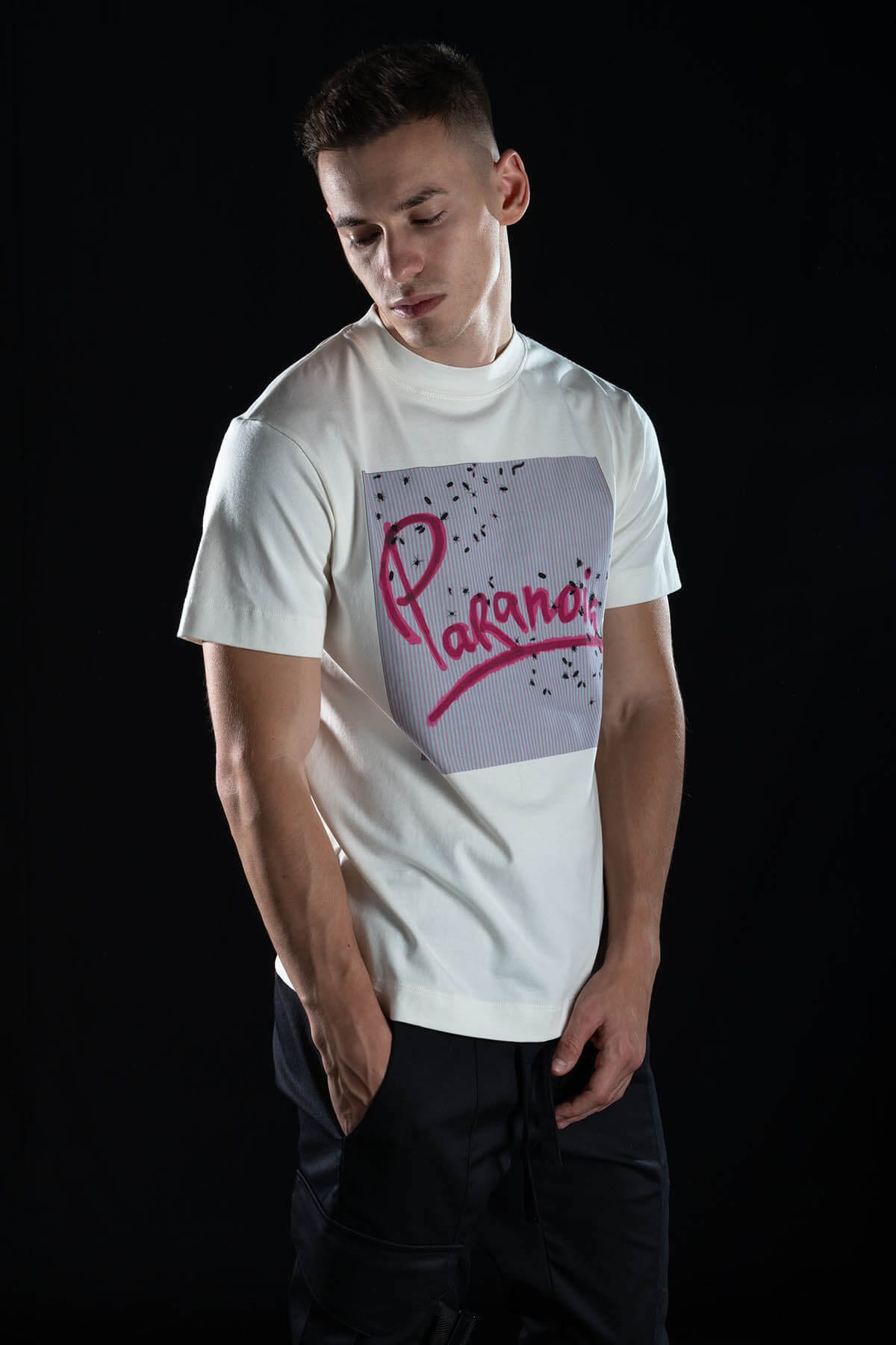 Hand painted T-shirt “Paranoia” White
