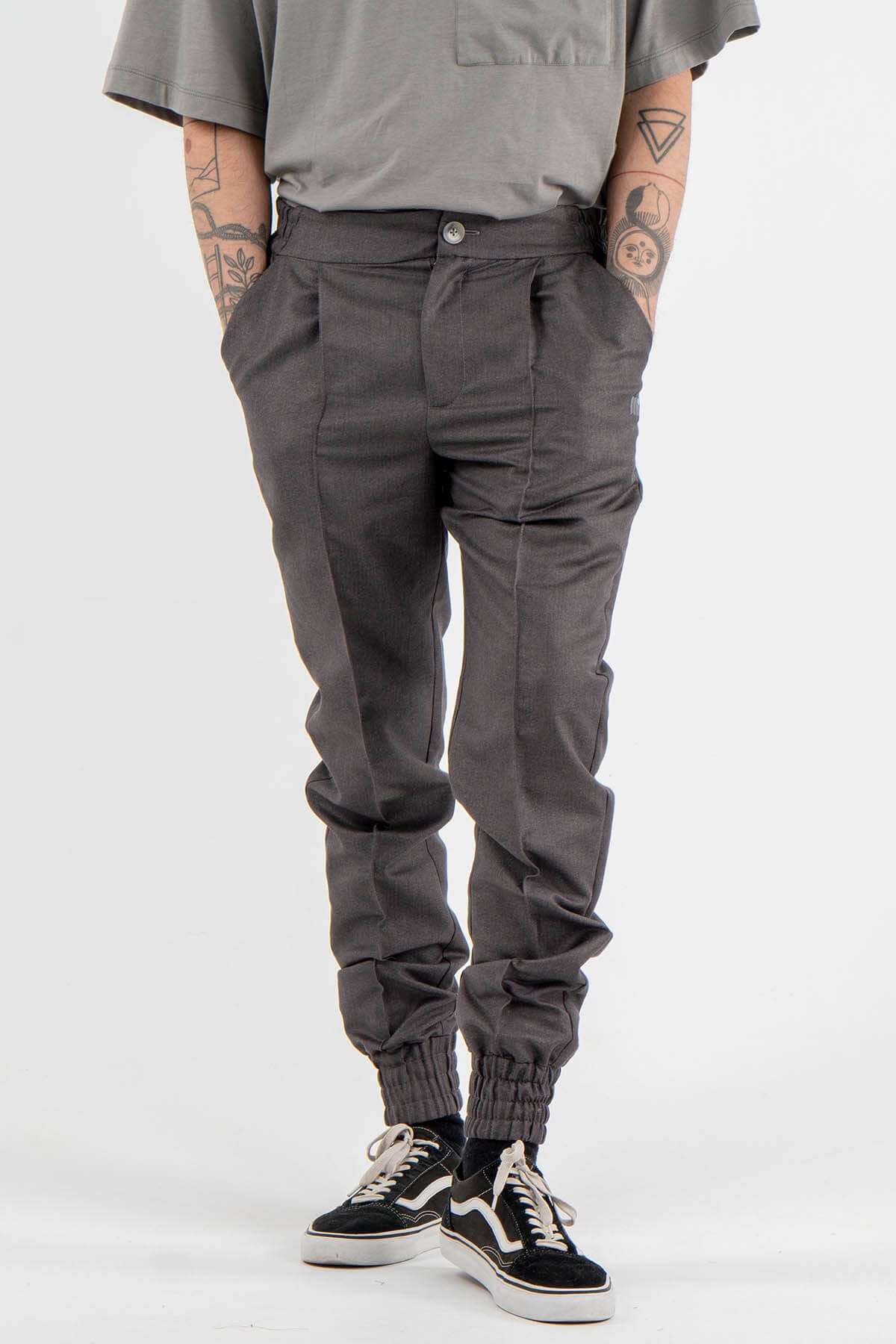 Trousers in Gray
