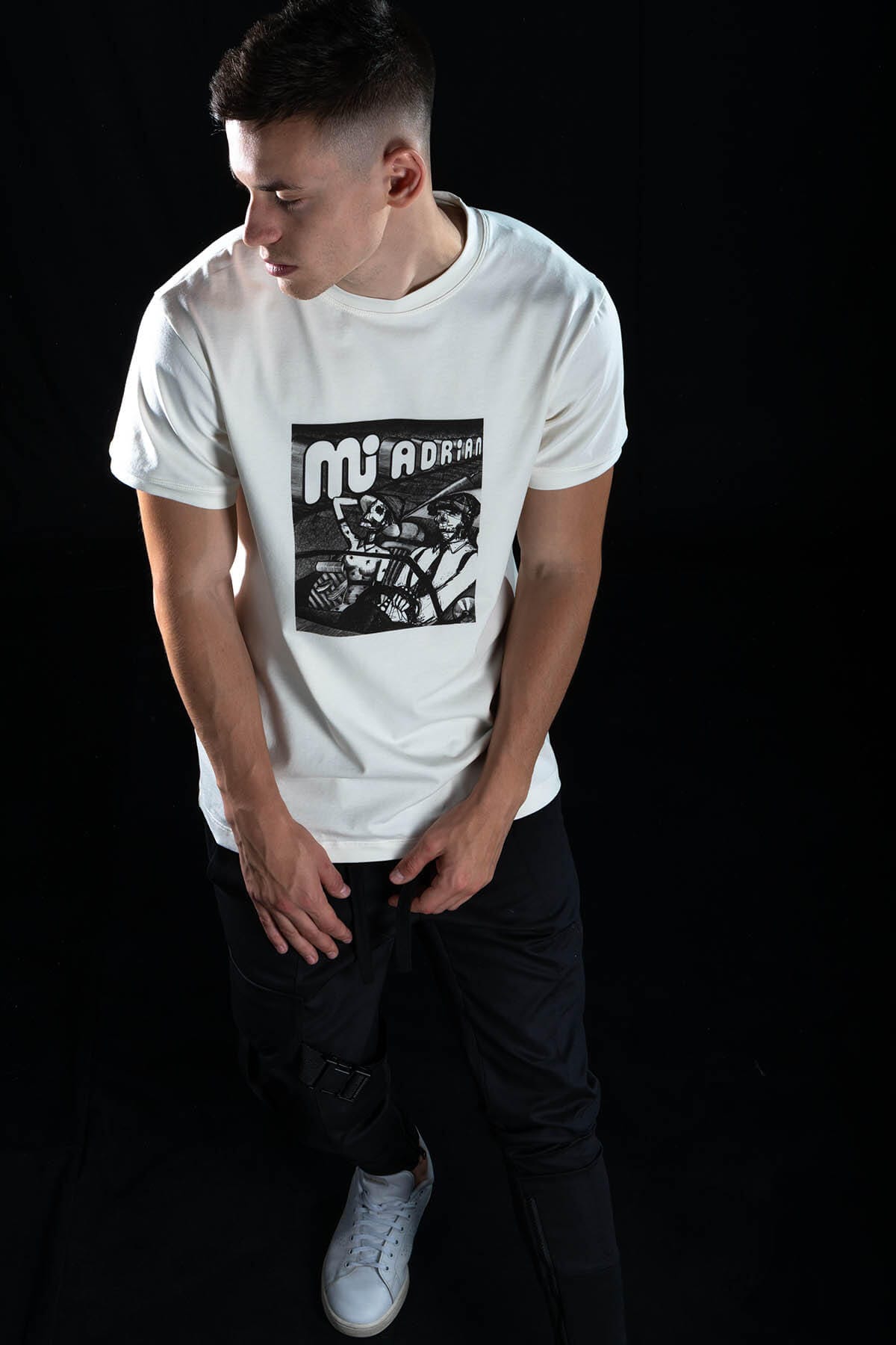 Hand painted T-shirt “Romance” White